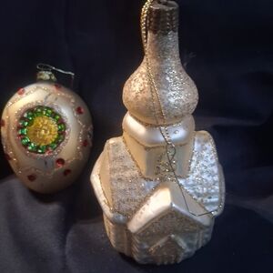 2 VINTAGE GOLD OVER SILVER BLOWN GLASS ORNAMENTS.